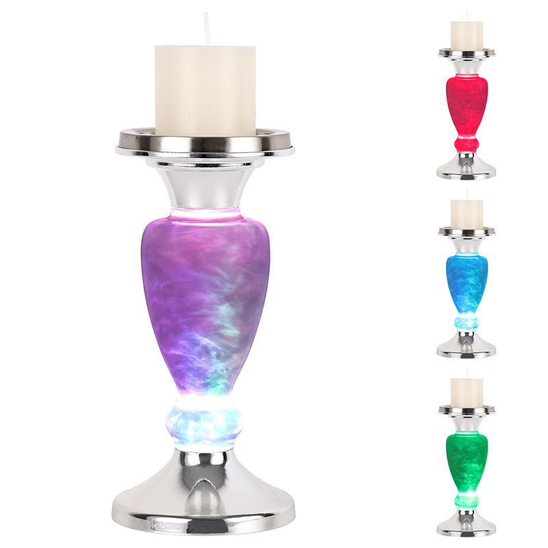 মোমবাতির সাথে মেঘলা রাতের আলো